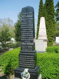 Pápa, Alsóvárosi temető: Vály Mari sírja 1.kép.jpg Pápa, Alsóvárosi temető: Vály Mari sírja 1.kép.jpg