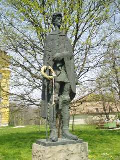 Pápa, Fő tér 01-03. Petőfi-szobor.jpg Pápa, Fő tér 01-03. Petőfi-szobor.jpg