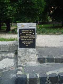 Sümeg, Népkert: 1956-os emléktábla.jpg Sümeg, Népkert: 1956-os emléktábla.jpg
