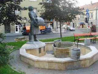 Sopron, Színház u. 10. előtt.jpg Sopron, Színház u. 10. előtt.jpg