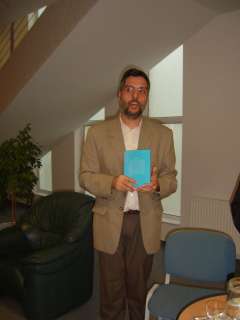 STA65549 - Kardos Ferenc beszél a könyv megszületéséről.JPG STA65549 - Kardos Ferenc beszél a könyv megszületéséről.JPG